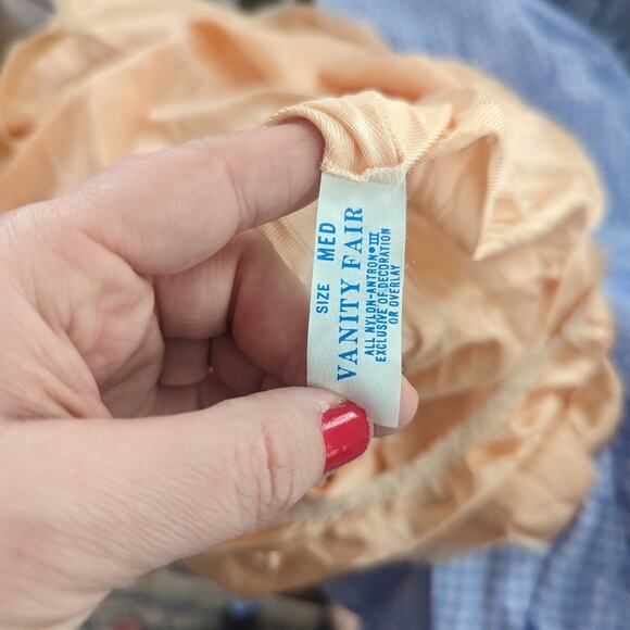 Vintage Woman's Vanity Fair Medium Peach Slip Nightgown Made in USA - Picture 9 of 10